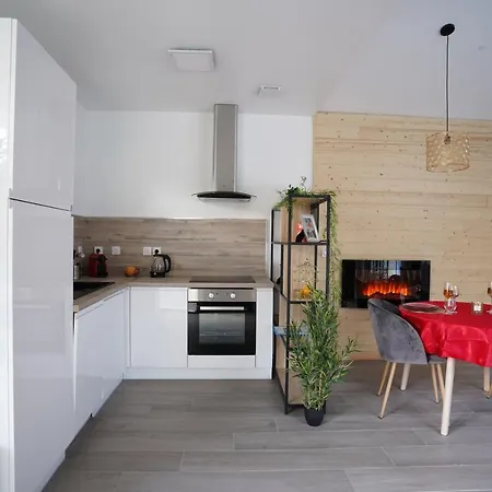 Privé Et Piscine Chauffée à 8 Km De Toulouse Hébergement de vacances *