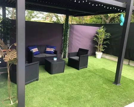Privé Et Piscine Chauffée à 8 Km De Toulouse Hébergement de vacances *